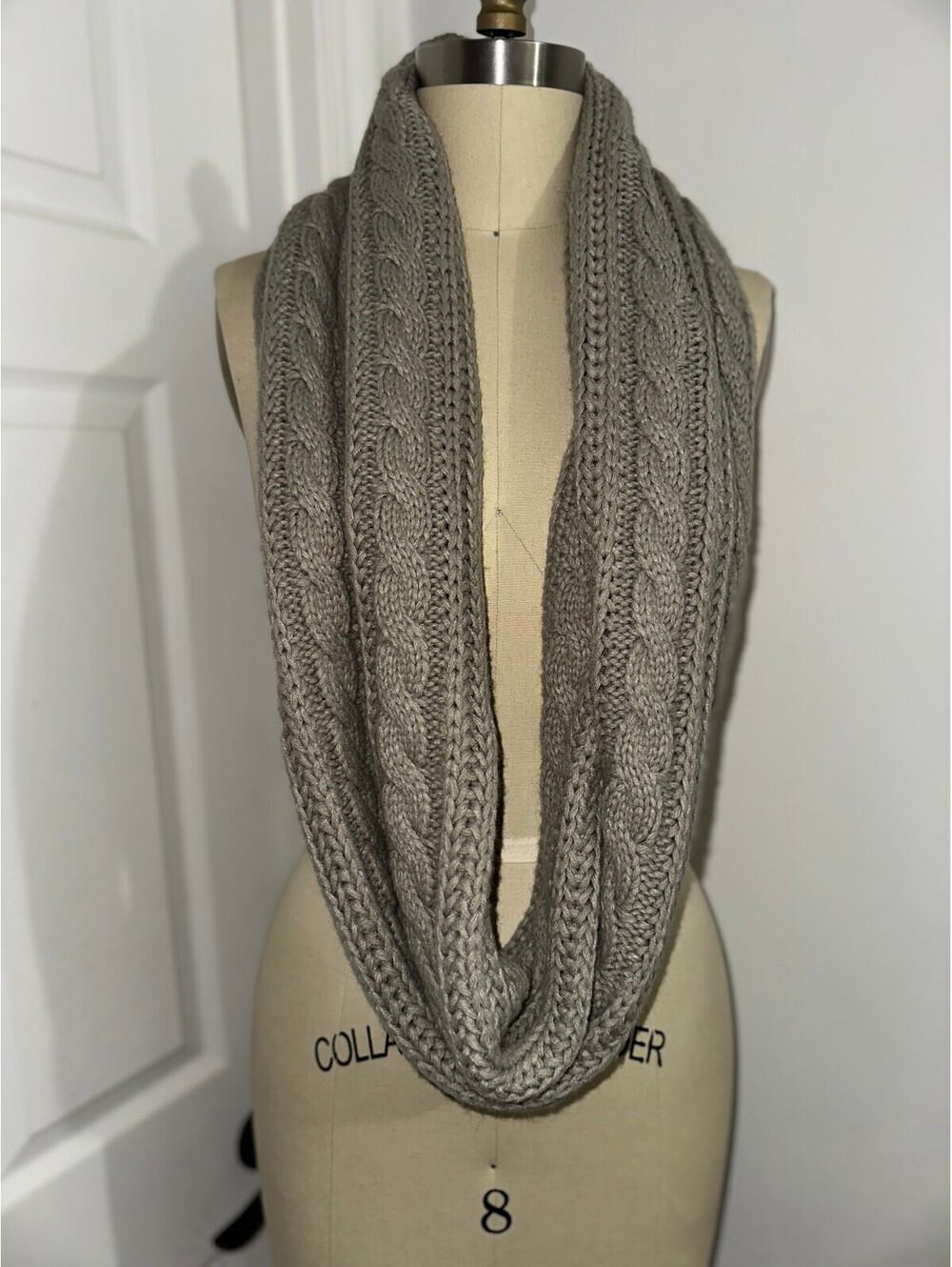 Juicy Couture Soft Chunky Gray Cable Knit Infinity Scarf O/S